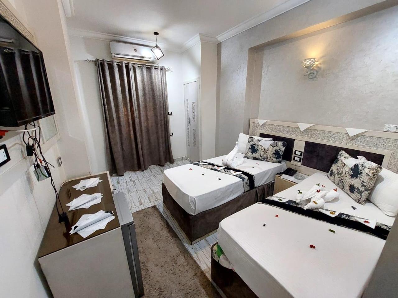 Al Amir Palace Hotel Сухадж Екстериор снимка